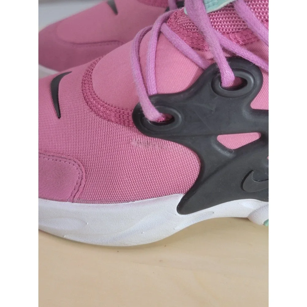 Nike React Presto Shoes, Cosmic Fuchsia/Black Size Women 7.5 Girl 6Y CD8140-600